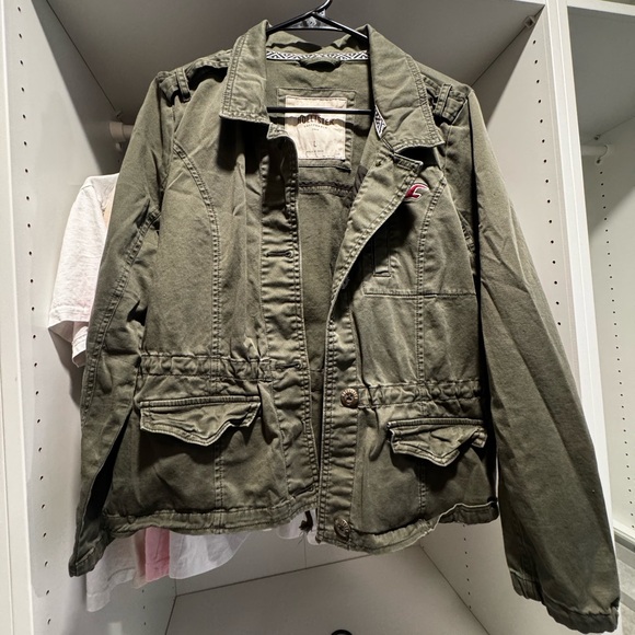 Hollister Jackets & Blazers - Hollister Green Utility Jacket with Collared Neckline